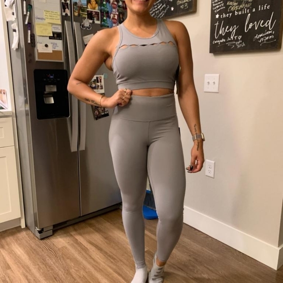 MonoB Sports Bra - Picture 3 of 10